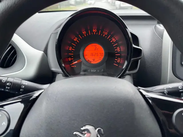 Peugeot 108 1.0 e-VTi Blue Lease 5Drs Airco 2015 Benzine 9