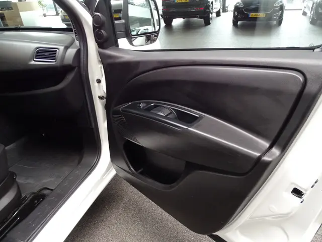 Opel Combo 1.3 CDTi L1H1 Edition 2018 Diesel 23