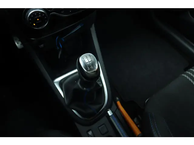 Renault Clio ESTATE 0.9 TCE INTENS GT-LINE 2017 Benzine 26