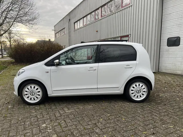 Volkswagen up! 1.0 high up! BlueMotion 2012 Benzine 2