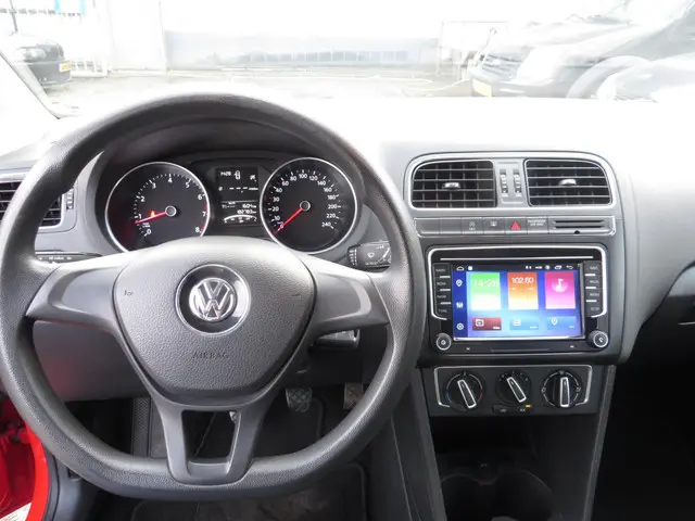 Volkswagen Polo 1.2 TSI Comfortline 2014 Benzine 6