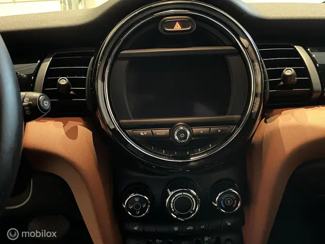 MINI Cooper 1.5 Seven Automaat 2016 Benzine 19