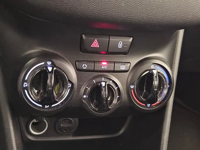 Peugeot 208 1.0 VTi Active 2012 Benzine 16