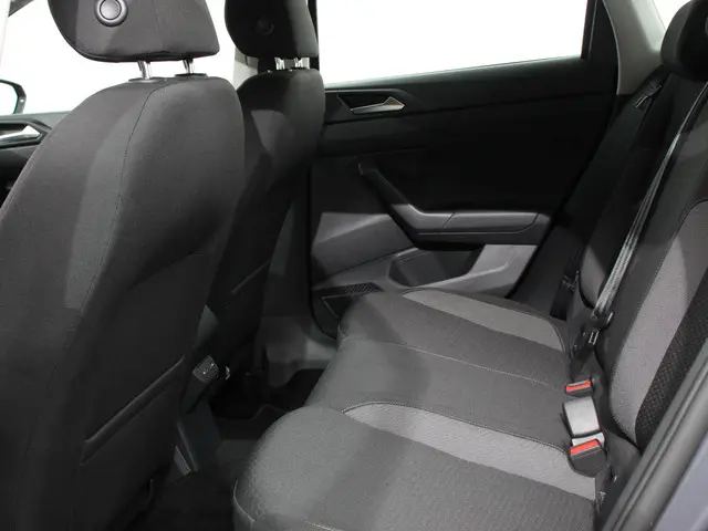 Volkswagen Polo 1.0 TSI DSG Life 2024 Benzine 10