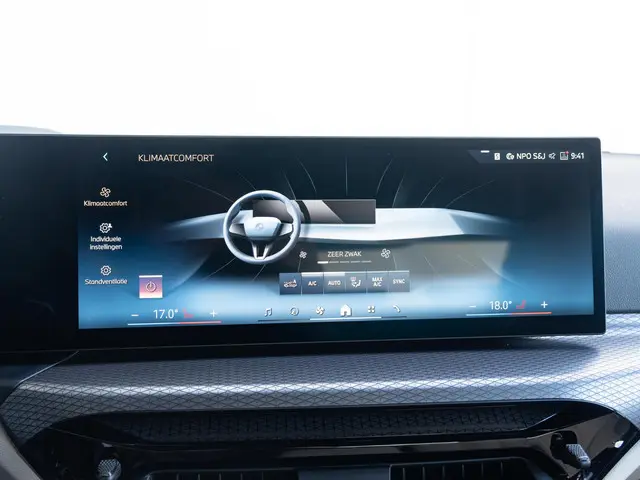 BMW 3 Serie Sedan 330i 2025 Benzine 34