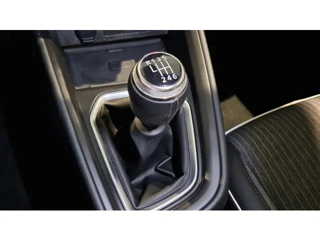 Mitsubishi Colt 1.0T First Edition 2024 Benzine 19