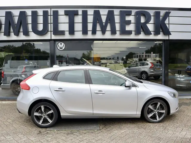 Volvo V40 2.0 D4 Momentum Business 2014 Diesel 2