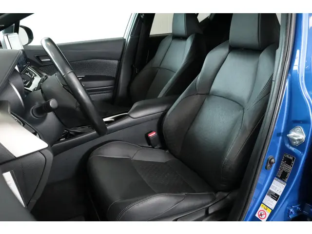 Toyota C-HR 1.8 Hybrid Bitone, Leder 2019 Hybride Benzine 6