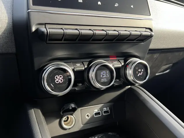 Mitsubishi Colt 1.0T MT Intense 2025 Benzine 11