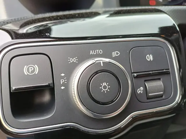 Mercedes-Benz A-Klasse 250 Premium Plus 2022 Benzine 44