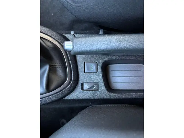 Renault Clio Estate 0.9 TCe Limited 2017 Benzine 15