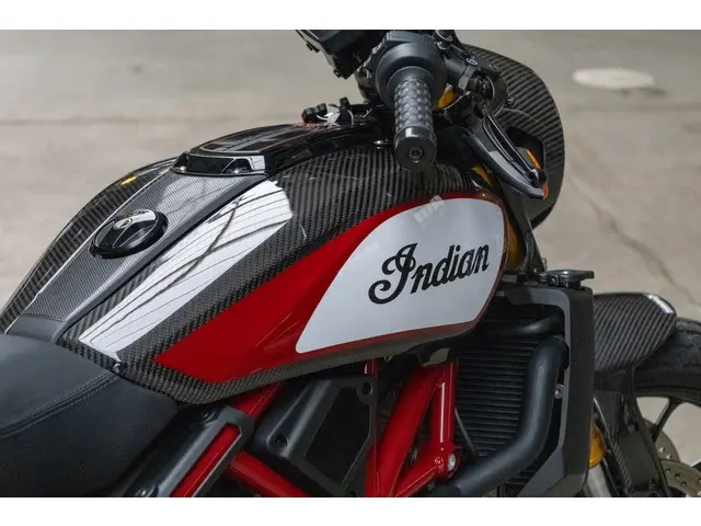 Indian FTR 1200 Carbon *Akrapovic* 2020 Benzine 13