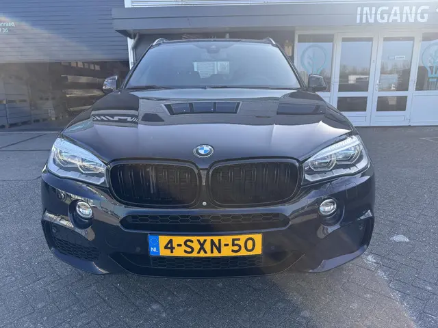 BMW X5 xDrive50i High Executive 7p. 2013 Benzine 25