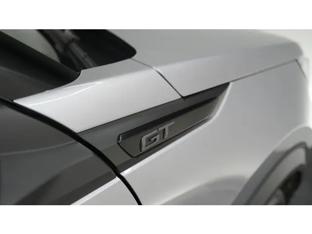 Peugeot 2008 PureTech 130 EAT8 GT 2024 Benzine 24