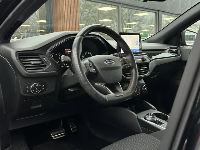 Ford Focus Wagon 1.0 EcoBoost ST Line 2019 Benzine 14