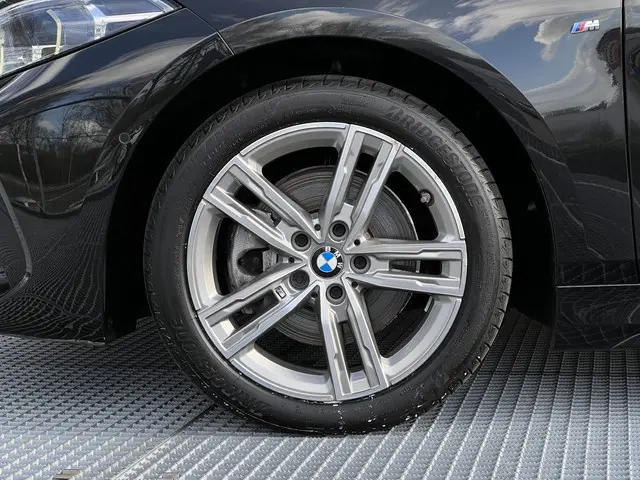 BMW 1 Serie 118i Business Edition 2021 Benzine 29