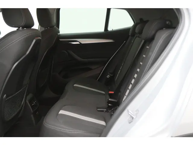 BMW X2 sDrive20i High Executive Automaat 2019 Benzine 13