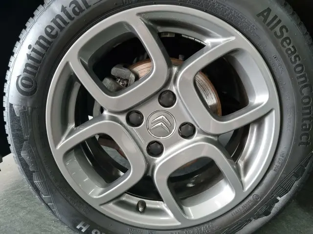Citroën C4 Cactus 1.2 VTi Shine / Trekhaak 2015 Benzine 22