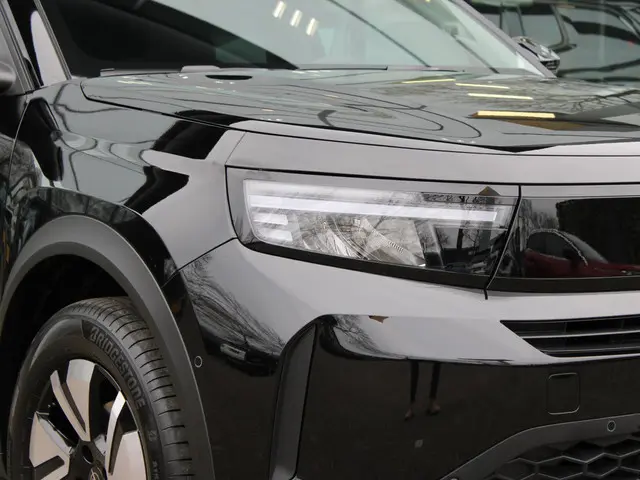 Opel Frontera 1.2 Turbo Hybrid GS 2025 Hybride Benzine 8