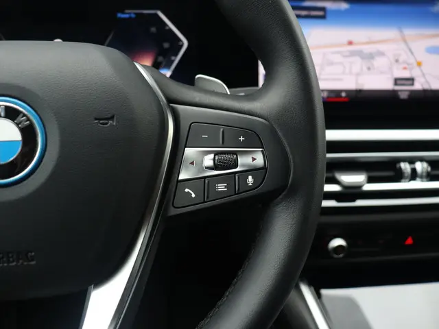 BMW 3 Serie Sedan 330e 2023 Hybride Benzine 20