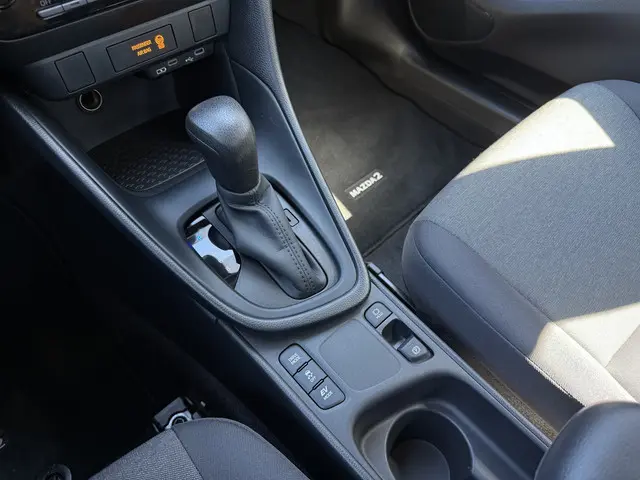 Mazda 2 Hybrid 1.5 Prime-line 2024 Hybride Benzine 21