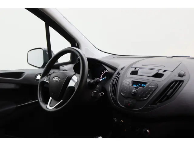 Ford Transit Courier 1.5 TDCI Trend 2018 Diesel 28