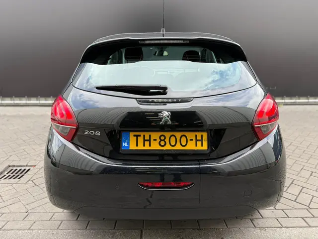 Peugeot 208 1.2 PureTech Allure 2018 Benzine 9
