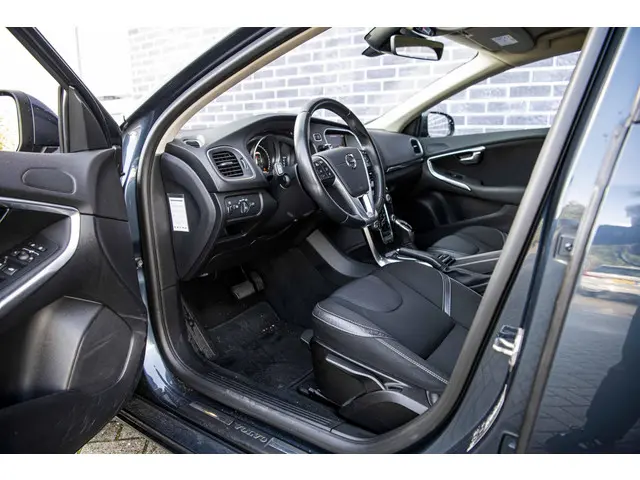 Volvo V40 1.5 T2 Polar+ 2019 Benzine 17