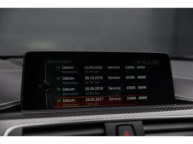 BMW M4 4-serie Coupé Competition 2017 Benzine 64