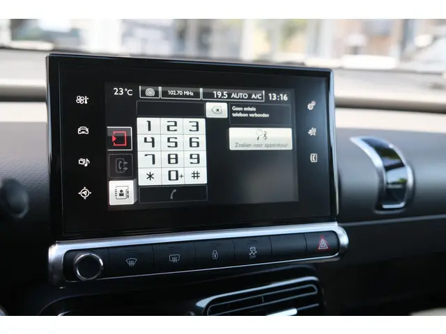 Citroën C4 Cactus 1.2 PureTech Shine 2017 Benzine 31
