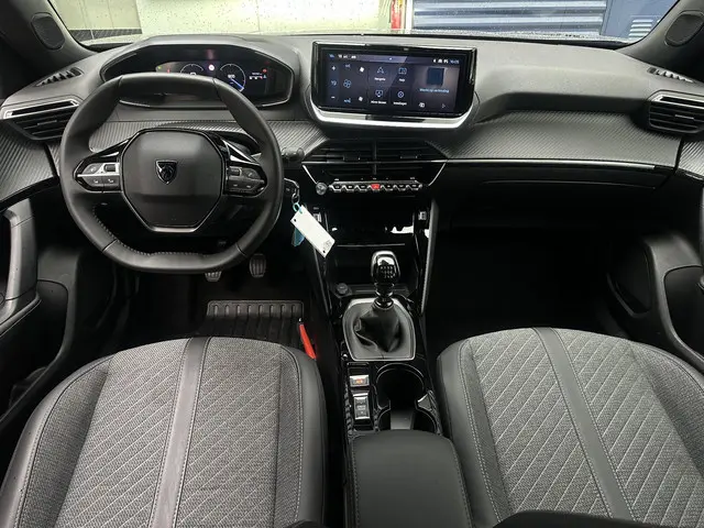 Peugeot 2008 1.2 PureTech 100 Allure 2024 Benzine 12