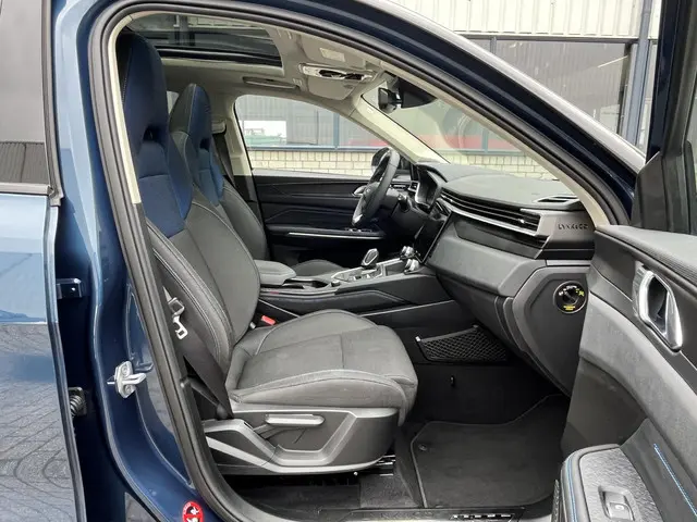 Lynk & Co 01 1.5 2023 Hybride Benzine 36