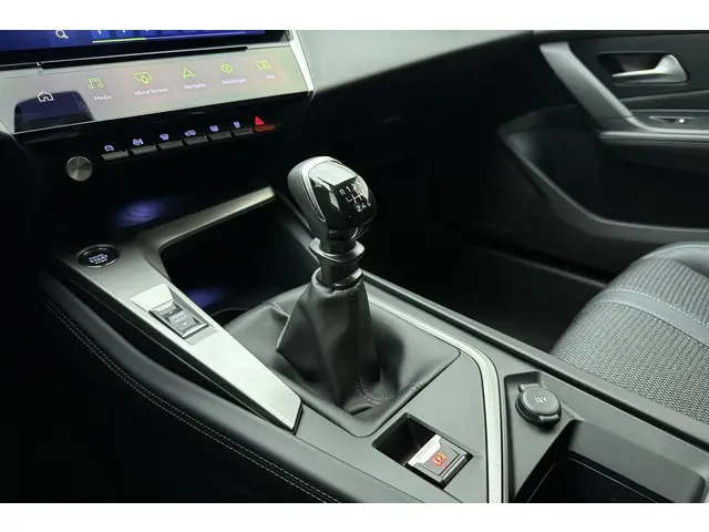 Peugeot 308 1.2T 130pk Allure Pack 2023 Benzine 24