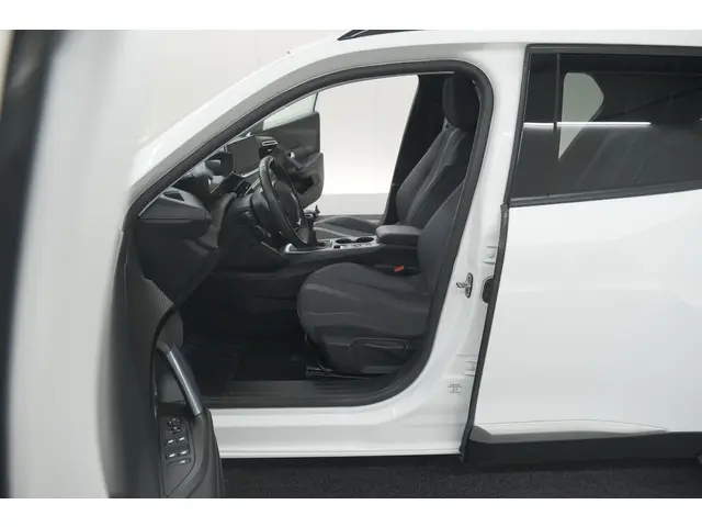 Peugeot 2008 PureTech 130 Allure 2020 Benzine 23