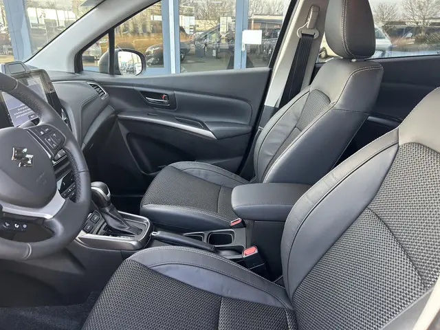 Suzuki S-Cross 1.5 Hybrid Style 2024 Hybride Benzine 8