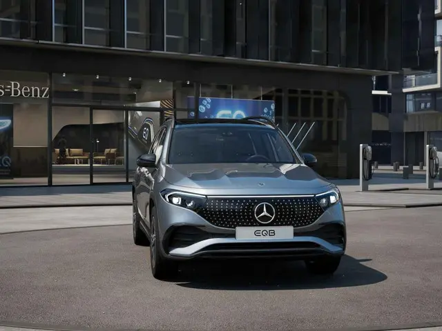 Mercedes-Benz EQB 250+ AMG Line 71 kWh 2026 Elektrisch 8