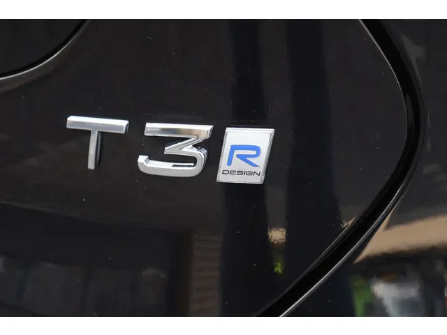 Volvo V40 T3 Polar+ Sport 2019 Benzine 28