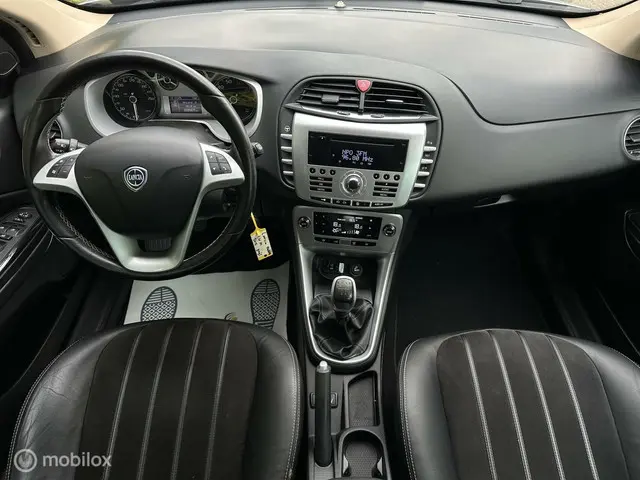 Lancia Delta 1.4 M.air Platinum 2012 Benzine 11