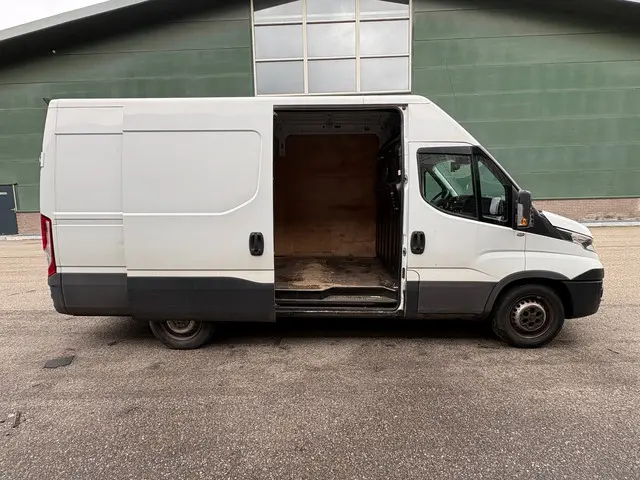 Iveco Daily 35S16V 2.3 352 H2 2017 Diesel 9