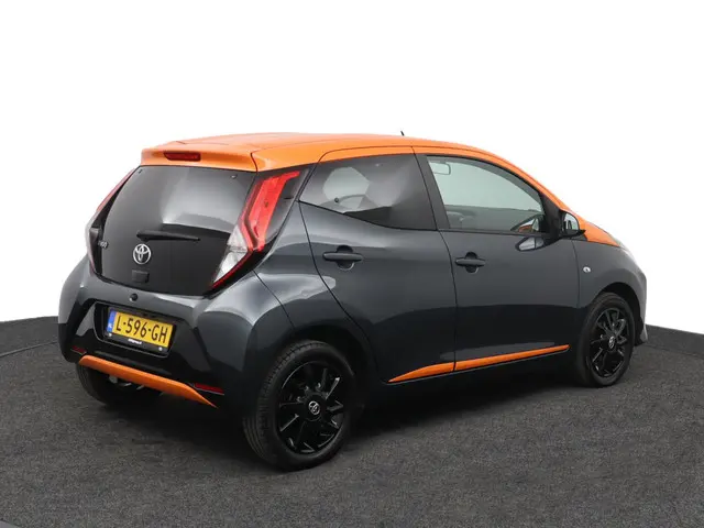 Toyota Aygo 1.0 VVT-i x-JBL 2021 Benzine 2