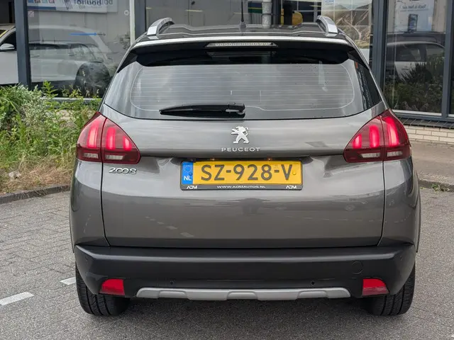 Peugeot 2008 1.2 PureTech Allure 2018 Benzine 17