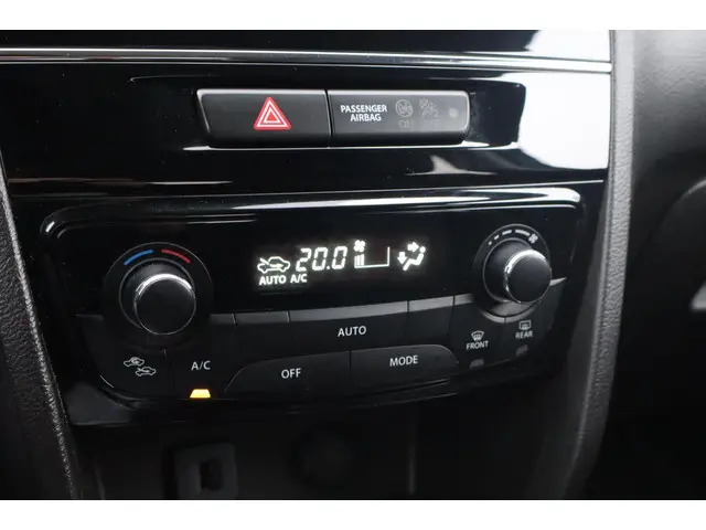 Suzuki Vitara 1.6 Exclusive 2018 Benzine 13