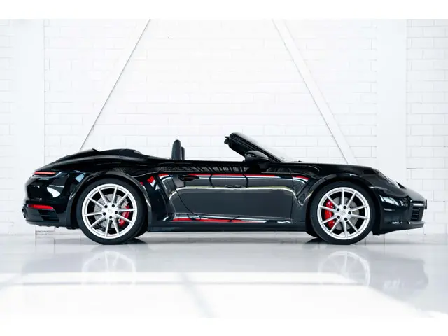 Porsche 911 Carrera 4S Cabriolet 2020 Benzine 2
