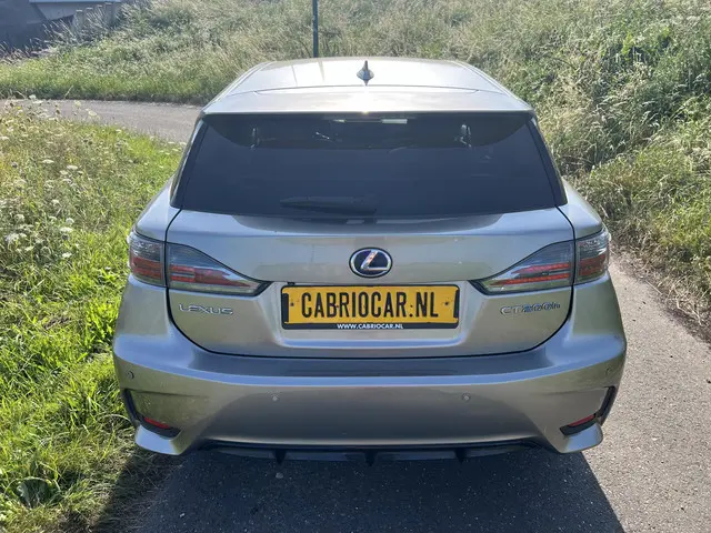 Lexus CT 200h 2016 Hybride Benzine 8