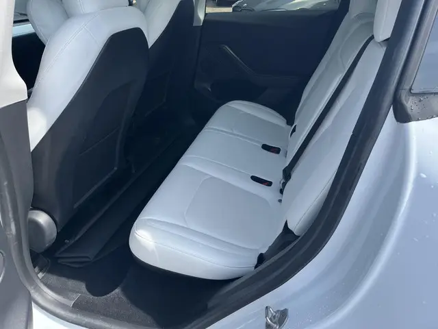 Tesla Model Y RWD 58 kWh 2022 Elektrisch 7