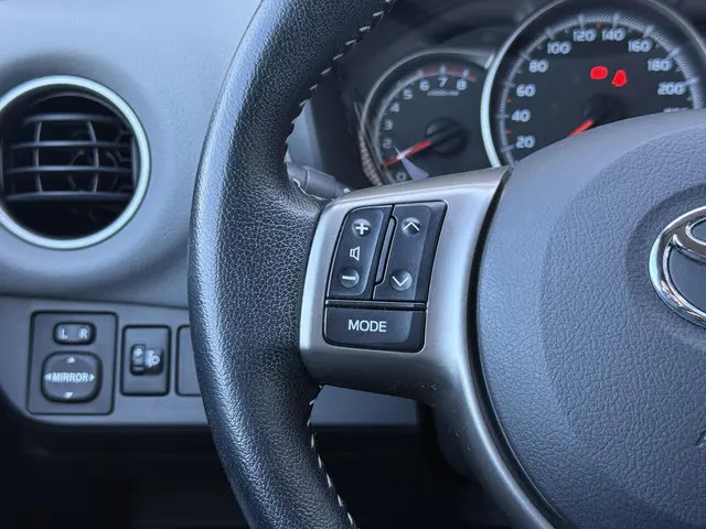 Toyota Yaris 1.0 VVT-i Aspiration 2016 Benzine 19