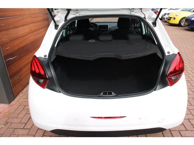 Peugeot 208 1.2 PureTech Active 2017 Benzine 11