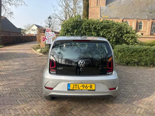 Volkswagen up! 1.0 camera/pdc/telefoon 2021 Benzine 7