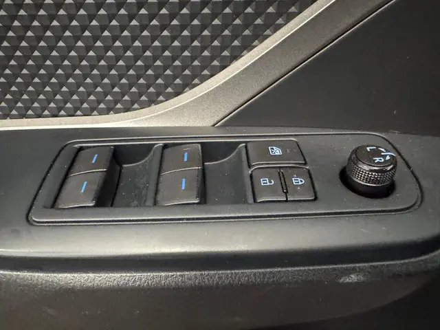 Toyota C-HR 1.8 Hybrid Active 2021 Hybride Benzine 21