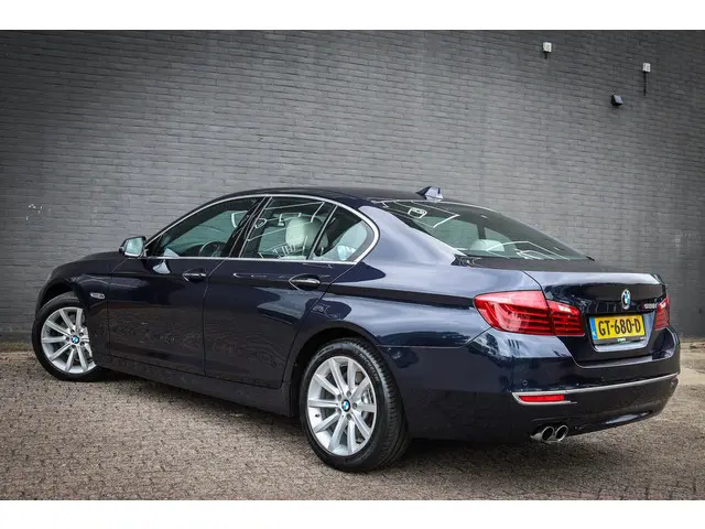 BMW 5 Serie 528i Luxury Edition 2015 Benzine 3